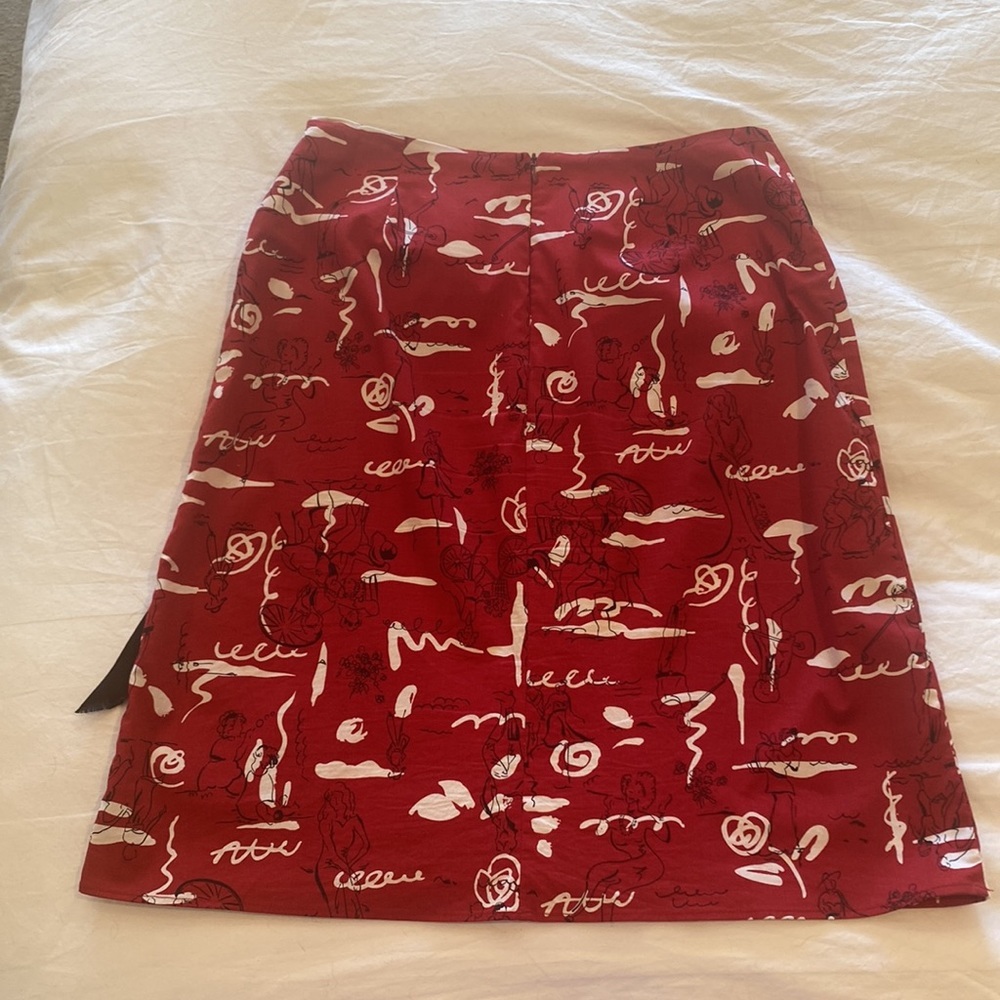 Dress Barn Printed A-Line Red Skirt Size 8 - Picture 3 of 4